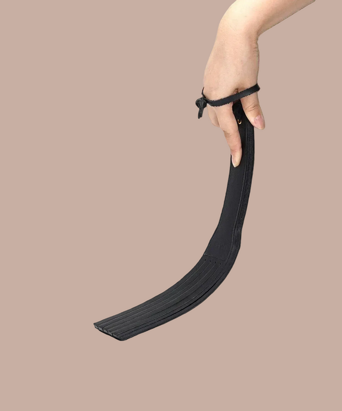 Liebe Seele Leather Split Tawse Paddle – Dark Secret Black