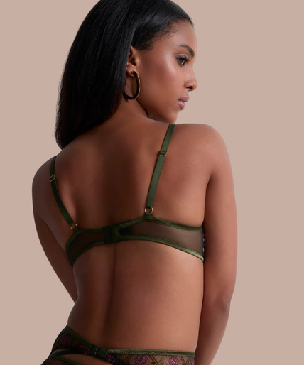 Aubade – Sounds of Heart Underwired Triangle Bra Dark Garden – 50%! Pleasurements Aubade Sounds of Heart beugel-driehoekbh in Dark Garden met glinsterend borduurwerk en gouden detail.