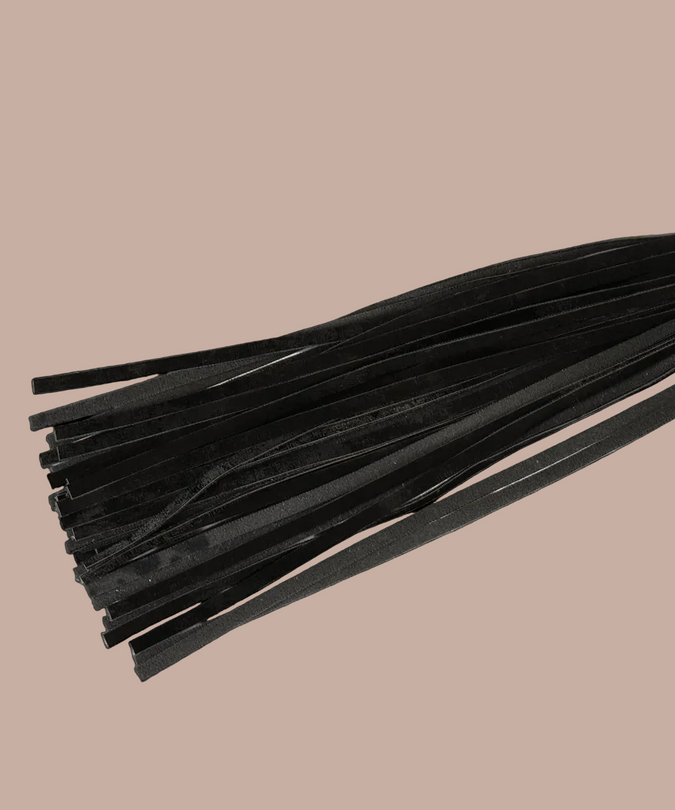 Liebe Seele Boudoir Amor Vegan Flogger – Zwart