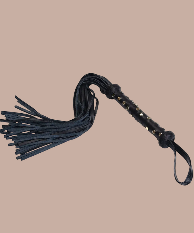 Liebe Seele Deluxe Leather Whip with Studded Handle – Dark Secret Black