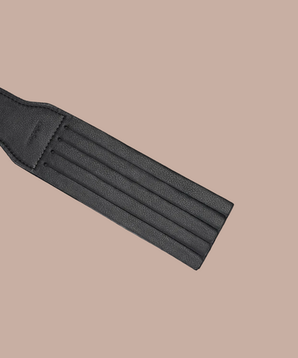 Liebe Seele Dark Secret Leren Split Tawse Paddle – Zwart Liebe Seele Dark Secret Leren Split Tawse Paddle – Zwart