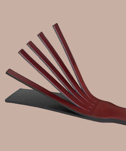 Liebe Seele Lederen Split Tawse Paddle – Wijnrood Liebe Seele Lederen Split Tawse Paddle – Wijnrood