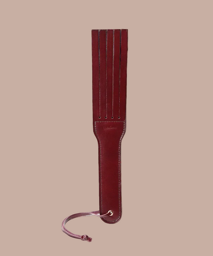 Liebe Seele Lederen Split Tawse Paddle – Wijnrood Liebe Seele Lederen Split Tawse Paddle – Wijnrood