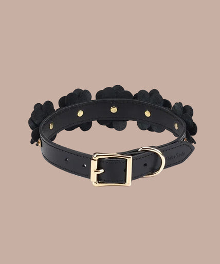 Liebe Seele – Flower Rhythm Leather Collar with Leash – Black Flowers – 40% Liebe Seele – Flower Rhythm Leather Collar with Leash – Black Flowers – 40%
