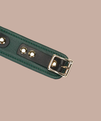 Liebe Seele Mossy Chic Leren Halsband met Riem – Groen Liebe Seele Mossy Chic Leren Halsband met Riem – Groen