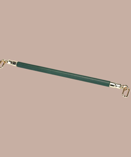 Liebe Seele Coated Spreader Bar van koeienleer – Mosgroen Chic Liebe Seele Coated Spreader Bar van koeienleer – Mosgroen Chic