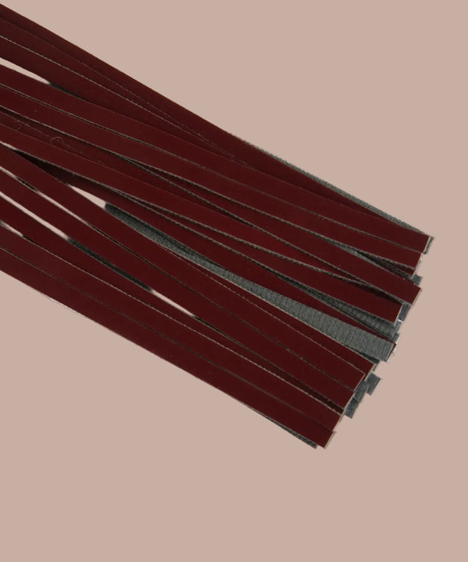 Liebe Seele Vegan Flogger – Metallic Schaduw Donkerrood