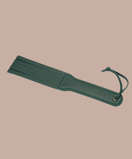 Liefdevolle Ziel Koeienleer Gespleten Tawse Paddle – Mosgroen Chic Liefdevolle Ziel Koeienleer Gespleten Tawse Paddle – Mosgroen Chic