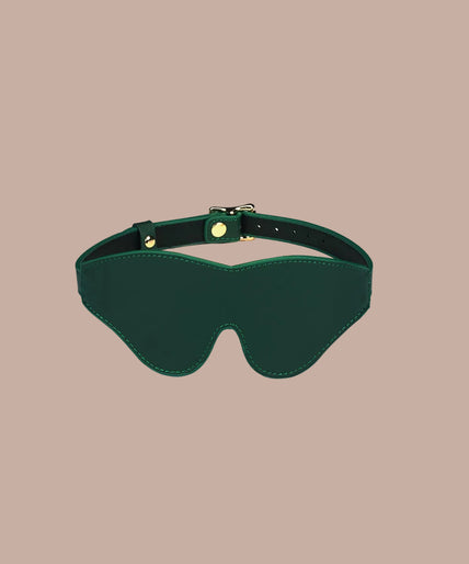 Liefdevolle Ziel Blinddoek van Koeienleer – Mosgroen Chic Liefdevolle Ziel Blinddoek van Koeienleer – Mosgroen Chic