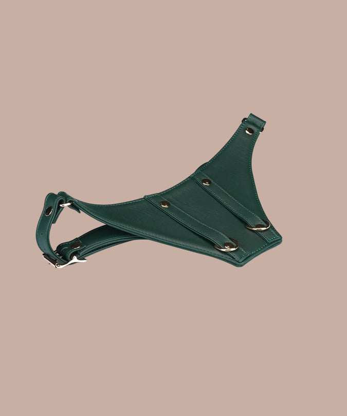 Liefdevolle Ziel Cow Leather Gedwongen Orgasme Strap-On Harnas – Mosgroen Chic