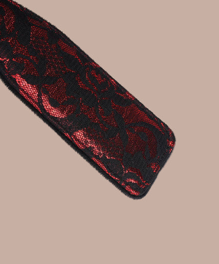 Liebe Seele kant- en fluwelen spankpaddle – Victoriaanse tuin donkerrood Liebe Seele kant- en fluwelen spankpaddle – Victoriaanse tuin donkerrood