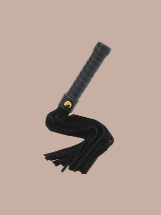 Coco de Mer – Black Leather Flogger Small Coco de Mer Black Leather Flogger Small - Pleasurements
