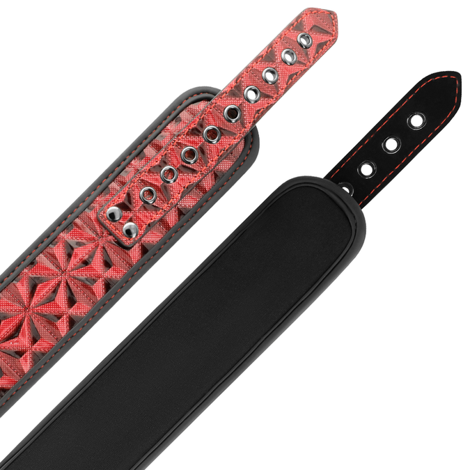 BEGME - RODE EDITIE HALSBAND MET NIPPELKLEMMEN MET NEOPREEN VOERING