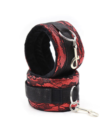 OHMAMA FETISH - VELVET HANDCUFFS WITH NYLON TAPE OHMAMA FETISH - VELVET HANDCUFFS WITH NYLON TAPE