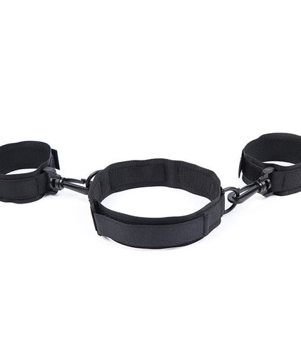 OHMAMA FETISH - NYLON HANDCUFFS AND COLLAR OHMAMA FETISH - NYLON HANDCUFFS AND COLLAR