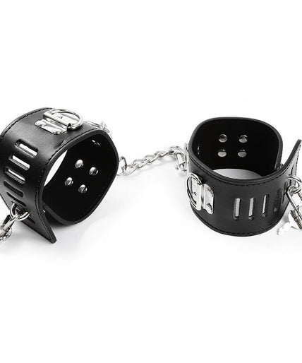OHMAMA FETISH - HASP-STYLE ANKLE RESTRAINTS OHMAMA FETISH - HASP-STYLE ANKLE RESTRAINTS