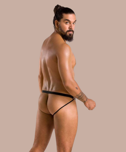Passion Men – 034 Slip Open Luke Black | Premium Men’s Underwear Pleasurements Passion zwarte herenslip met open ontwerp en mesh details gedragen door een model