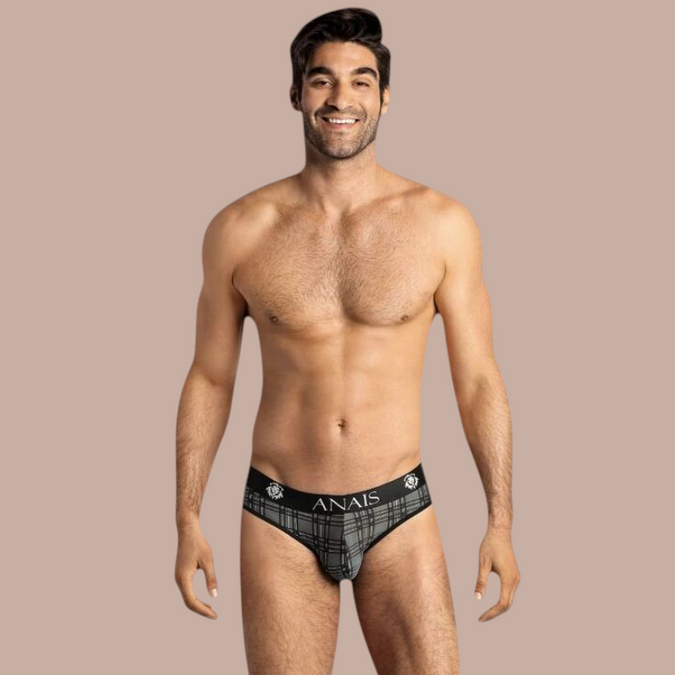 Pleasurements Anais Men Balance slip in grijs met ruitpatroon en elastische tailleband gedragen door een model