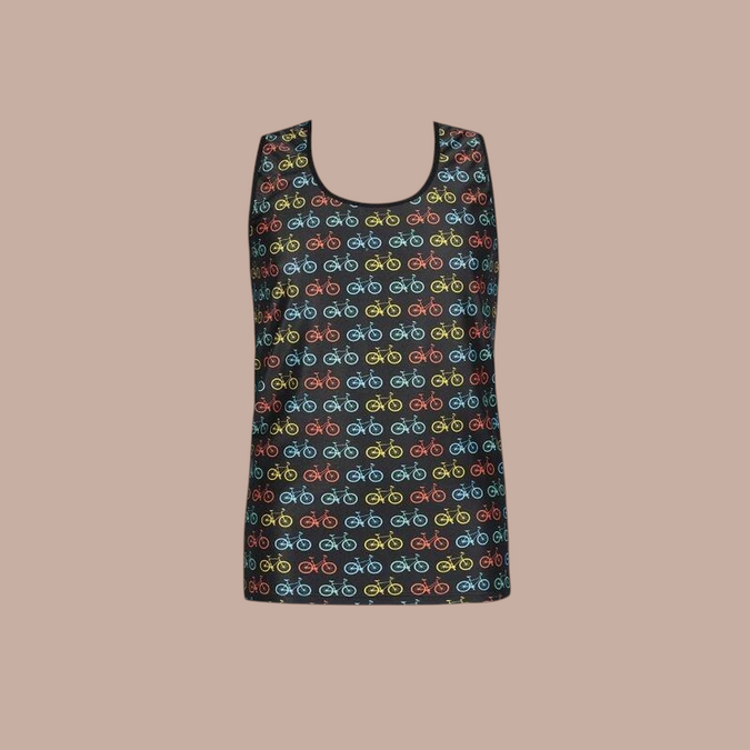 Pleasurements Anais Men Benito top in zwart met een kleurrijk patroon van kleine fietsen voor heren.