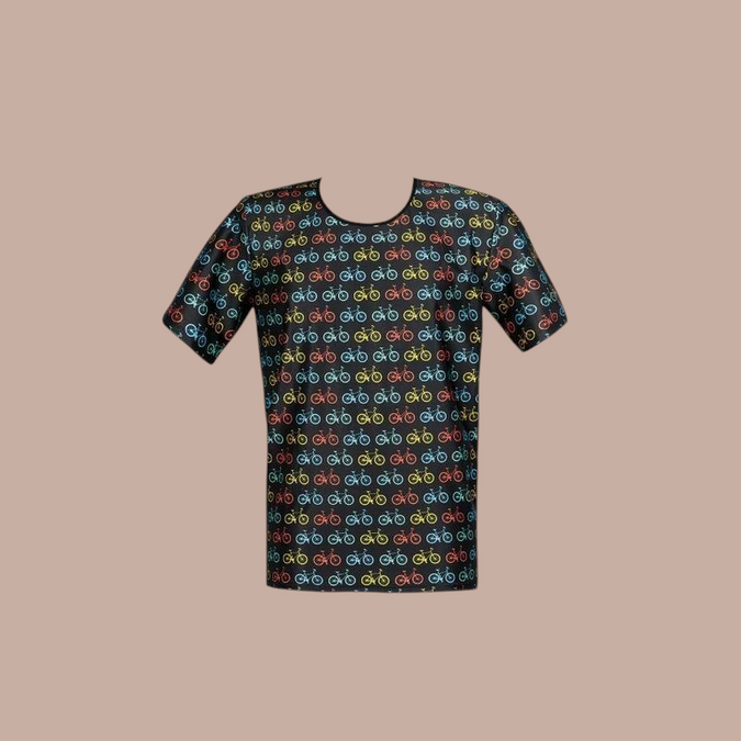 Pleasurements Anais Men Benito T-shirt in zwart met een kleurrijk patroon van kleine fietsjes voor heren.
