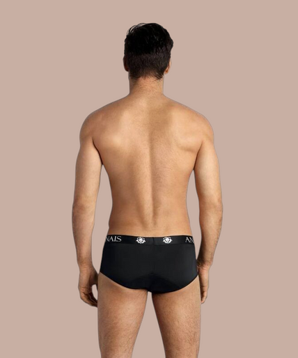 Anais Heren – Petrol Brief S Pleasurements Anais Men petrolkleurige herenslip met elastische tailleband gedragen door een model