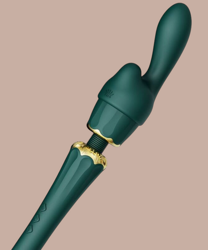 Zalo – Kyro Toverstaf Groen Pleasurements Zalo Kyro groene siliconen wandmassager met gouden details en verwisselbare opzetstukken