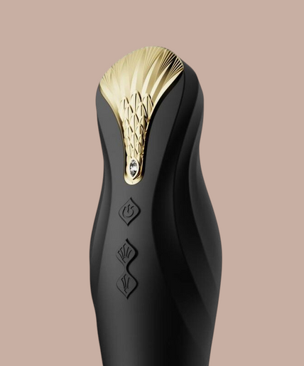 ZALO - KING THRUSTER ZWART Pleasurements Zalo King Thruster in zwart siliconen met een elegant goudkleurig detail aan de bovenkant.