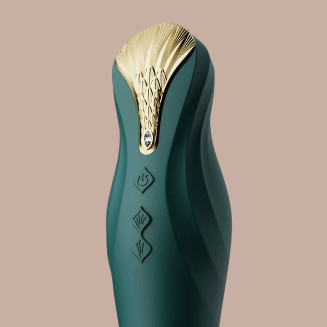 Pleasurements Zalo King Thruster in groen siliconen met elegante gouden details en intuïtieve bedieningsknoppen.