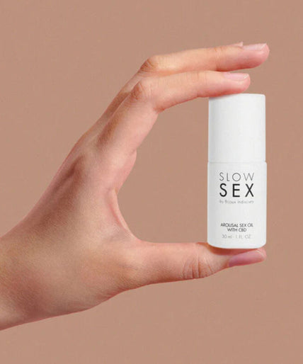 BIJOUX - SLOW SEX SEXUAL MASSAGE OIL WITH CBD 30 ML BIJOUX - SLOW SEX SEXUAL MASSAGE OIL WITH CBD 30 ML