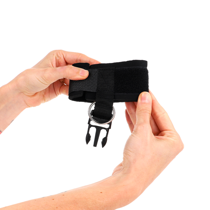 Kink – Neopreen klittenband polsboeien zwart verstelbaar 22 – 34 cm