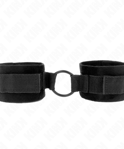 KINK - BEGINNER FUR HAND CUFFS 25 CM WITH O-RING 4 CM BLACK ADJUSTABLE 15-25 CM KINK - BEGINNER FUR HAND CUFFS 25 CM WITH O-RING 4 CM BLACK ADJUSTABLE 15-25 CM