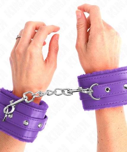 KINK - PREMIUM FUR LINED WRIST RESTRAINTS PURPLE WITH PURPLE BELT ADJUSTABLE 17-29 CM X 6 CM KINK - PREMIUM FUR LINED WRIST RESTRAINTS PURPLE WITH PURPLE BELT ADJUSTABLE 17-29 CM X 6 CM