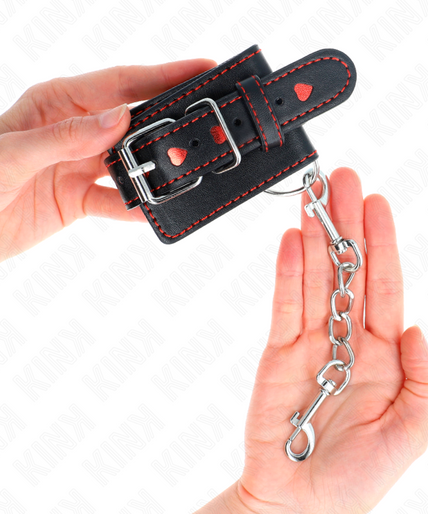 KINK - BLACK WRIST RESTRAINTS WITH RED HEART INLAY ADJUSTABLE 21-28 CM X 5.5 CM KINK - BLACK WRIST RESTRAINTS WITH RED HEART INLAY ADJUSTABLE 21-28 CM X 5.5 CM