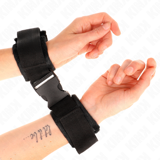 Kink – Nylon Bind Hook&loop Wrist Restraints Red – Black Model 1 Ajdustable 25 – 35 Cm X 6 Cm