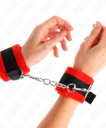 KINK - BEGINNER FUR HAND CUFFS BLACK-RED 30 X 7 CM KINK - BEGINNER FUR HAND CUFFS BLACK-RED 30 X 7 CM
