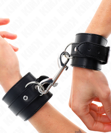 KINK - WRIST RESTRAINTS-SINGLE RIVET ROW AND BIG BUCKLE BLACK ADJUSTABLE 17-28 CM X 5 CM KINK - WRIST RESTRAINTS-SINGLE RIVET ROW AND BIG BUCKLE BLACK ADJUSTABLE 17-28 CM X 5 CM