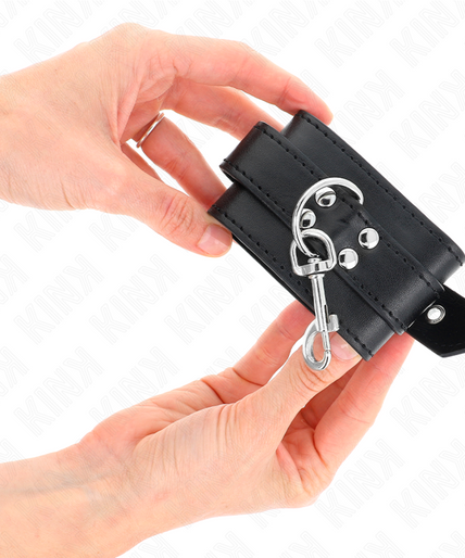 KINK - WRIST RESTRAINTS WITH STUDS 35 X 6 CM KINK - WRIST RESTRAINTS WITH STUDS 35 X 6 CM