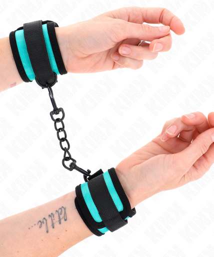 KINK - HOOK AND LOOP NYLON BIND WRIST RESTRAINTS BLACK-BLUE ADJUSTABLE 18-32 CM X 5 CM KINK - HOOK AND LOOP NYLON BIND WRIST RESTRAINTS BLACK-BLUE ADJUSTABLE 18-32 CM X 5 CM