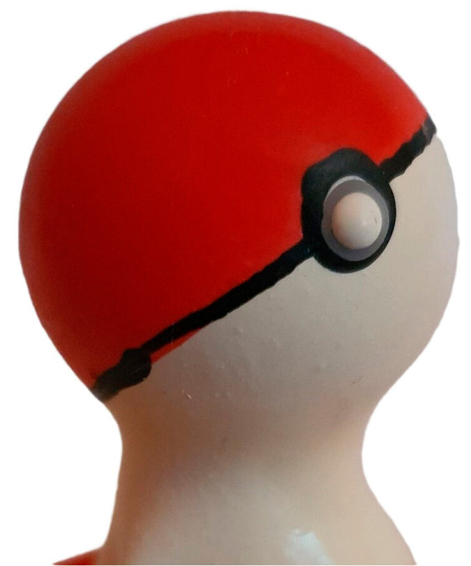 CONDOMERIE - HANDGESCHILDERDE NIEUWIGHEID CONDOMS POKEBALL ROOD-WIT