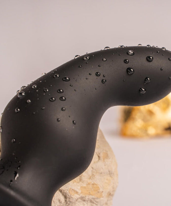 Pleasurements – Rocks – Off – Ro – Zen Pro Anal Plug With Vibrating Penis Ring – Black