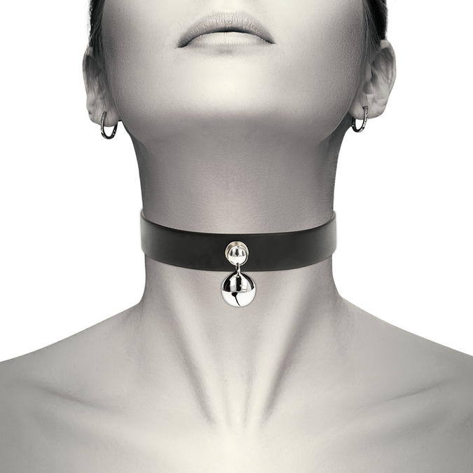 Coquette Chic Desire – Vegan Leather Necklace Woman Rattle Accessory