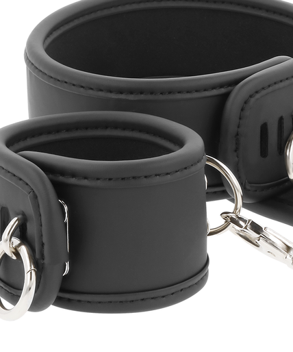 FETISH SUBMISSIVE - VEGAN LEATHER NECKLACE AND HANDCUFFS WITH NOPRENE LINING FETISH SUBMISSIVE - VEGAN LEATHER NECKLACE AND HANDCUFFS WITH NOPRENE LINING