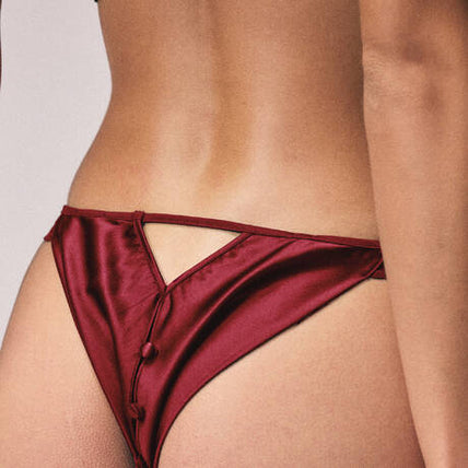Livy Palace Silk Open Tanga - Rood Livy Palace Silk Open Tanga - Rood