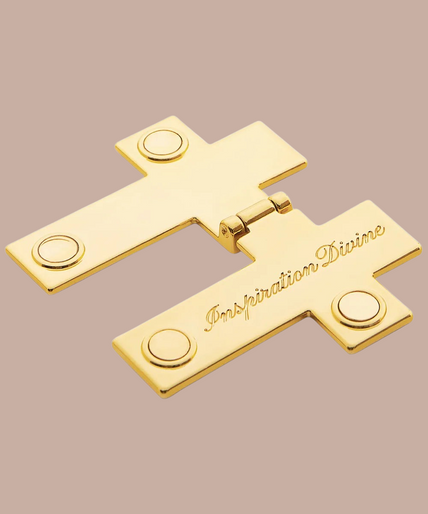 Maison Close/Scandale โ Inspiration Divine Cross Symbol Gouden Pleasurements Maison Close Inspiration Divine kruis-accessoire met magnetische sluiting