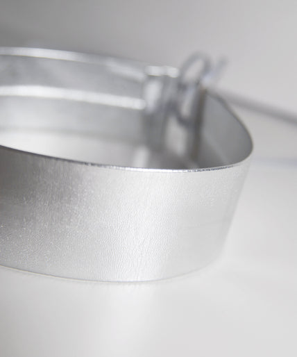 Mondin Metallic Zilver – Exclusieve Borstsieraden Mondin Metallic Zilver – Exclusieve Borstsieraden
