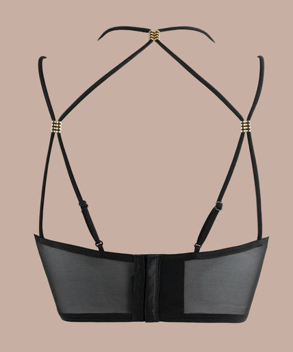 Atelier Amour – Sans Détour Bustier Black Pleasurements Atelier Amour Sans Détour zwarte kanten bustier met verfijnde details gedragen door een model