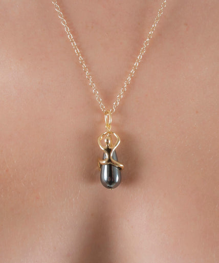 Sylvie Monthulé Secret Passion Hematite Pearl Pendant Gold Sylvie Monthulé Secret Passion Hematite Pearl Pendant Gold