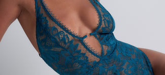 Aubade – Flawless Love: De Elegante Dragonfly (Libelle) in Verfijnde Kant Aubade – Flawless Love: Dragonfly Elegance in Refined Lace - Pleasurements
