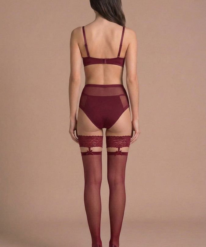 Gabriella – Hold Ups Etiennett Red