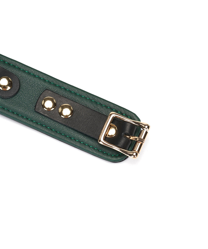 Liefdevolle Ziel halsband van koeienleer met riem – Mosgroen Chic